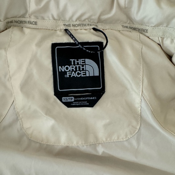 North face puffy vest - Picture 6 of 6